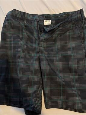 IZOD Men's Black Plaid Performance Shorts Size 34